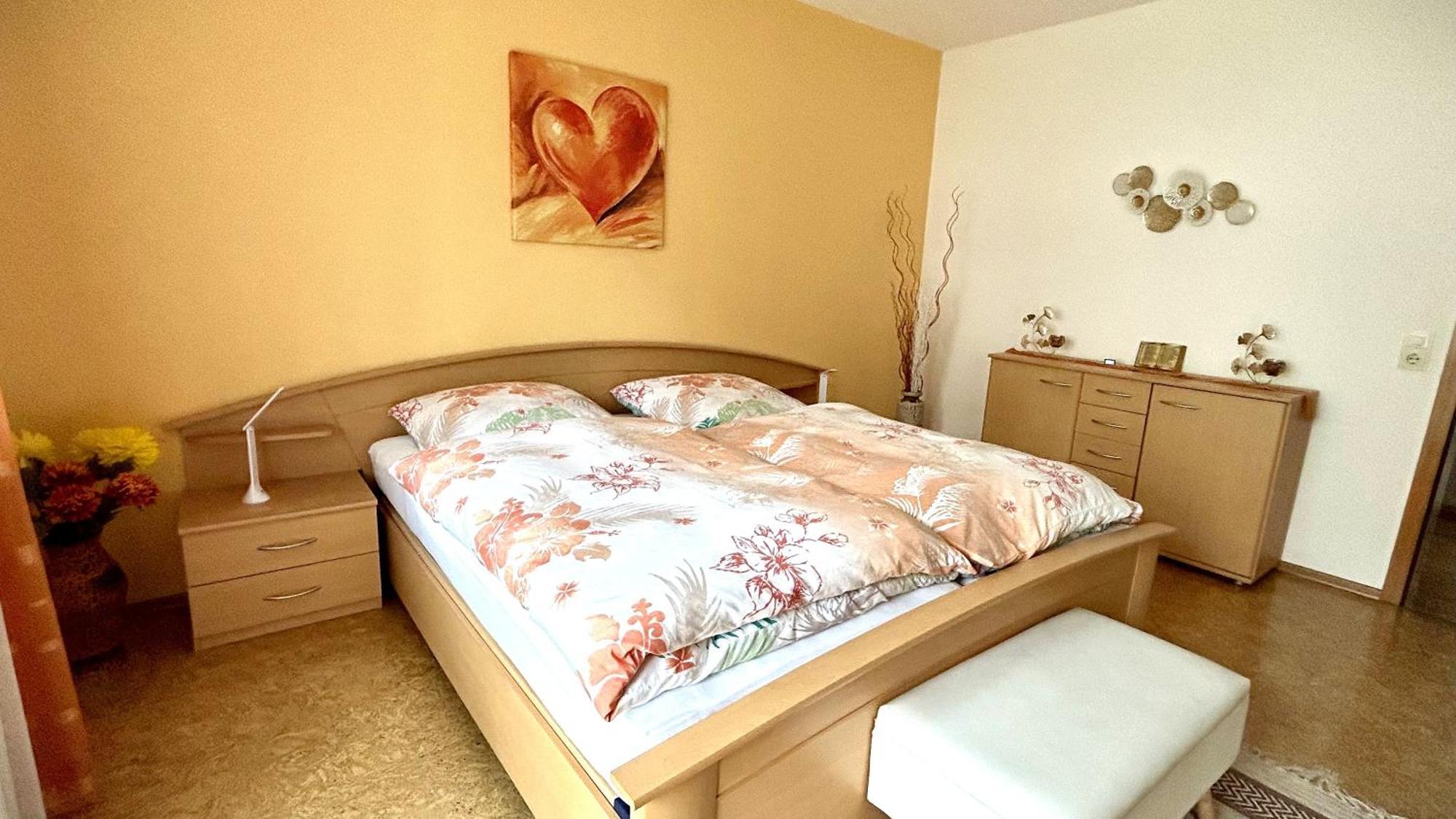 Grosszuegige Wohnung Mit Terrasse Und Gartenzugang - Das Komplette Erdgeschoss 宾德拉赫 外观 照片